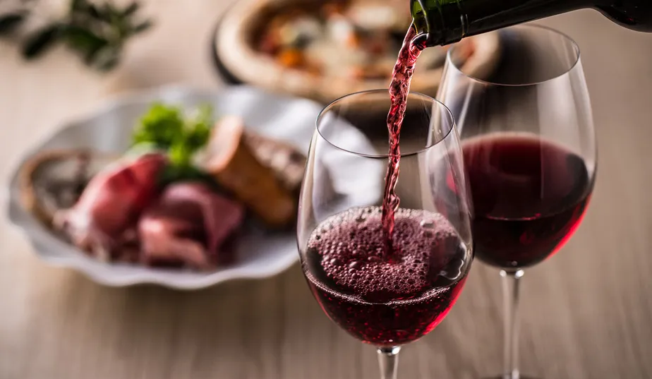 Vinho: 7 Benefícios e Malefícios Para a Saúde